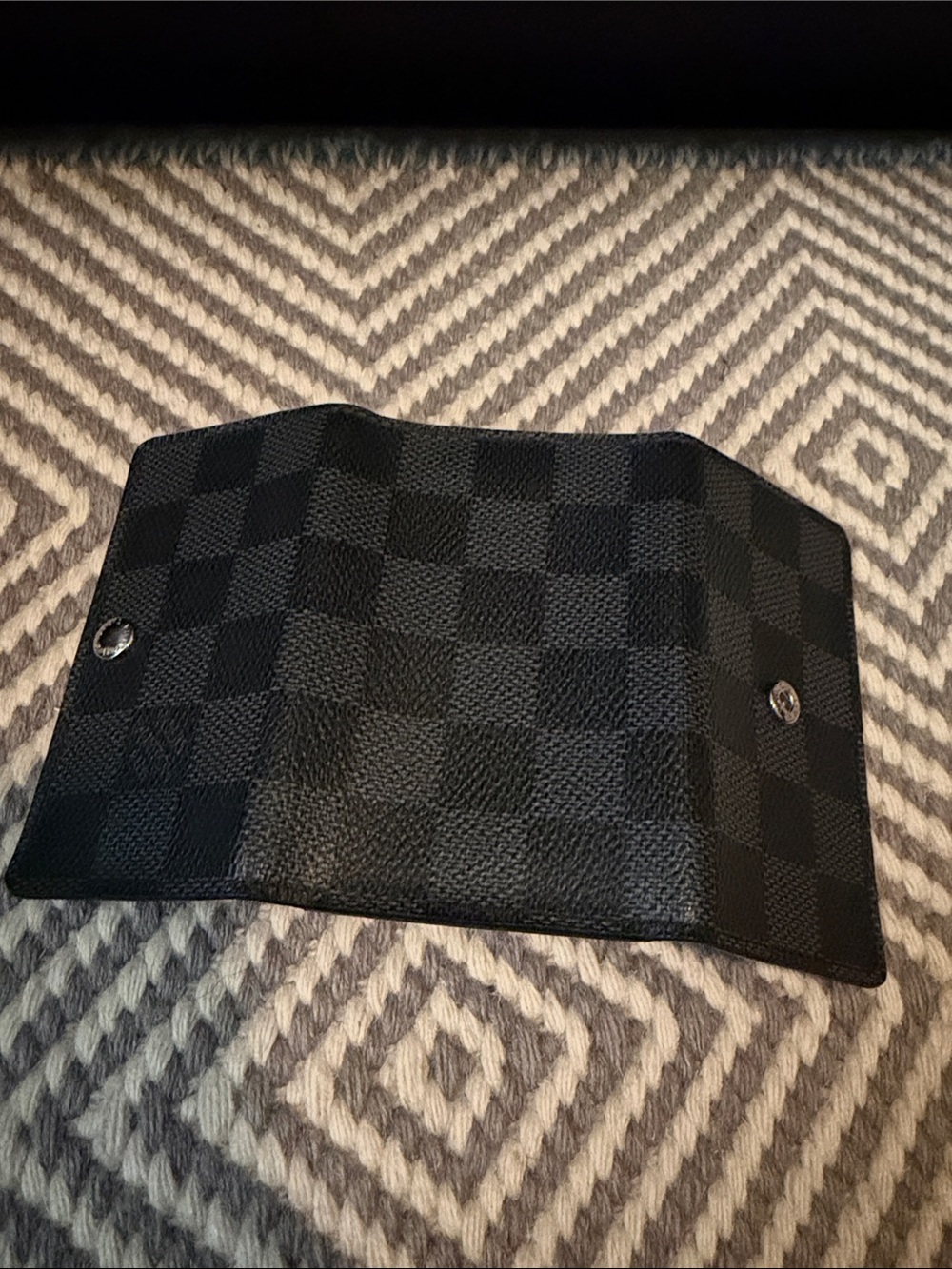 Louis Vuitton Black Textured Key Holder - Picture 4 of 7